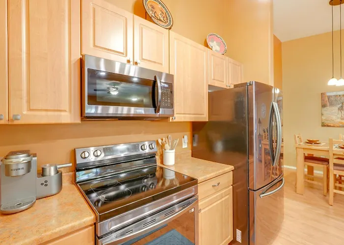 Resort-style Pools & Hot Tubs! Mtn-view Holiday home Mesa