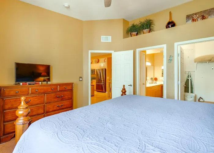 Resort-style Pools & Hot Tubs! Mtn-view
