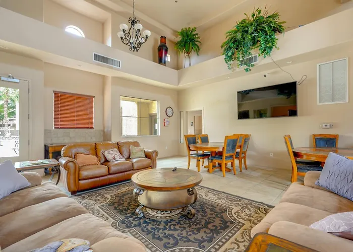 Resort-style Pools & Hot Tubs! Mtn-view Holiday home